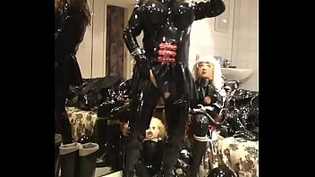 roxina2007sonaughtyrubberdoll240207wmv