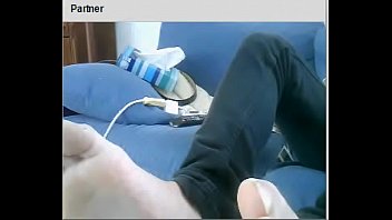 Teen hetero show feet in cam
