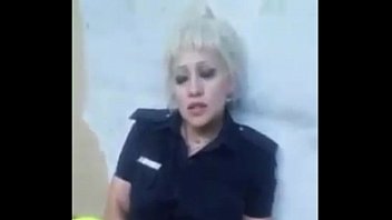 Argentina polic&iacute_a puta hermosa