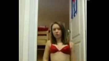 Super HOt Brunnette Teen CHick Masturbating HEr Wet Pussy on Webcam